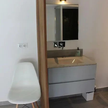 Le Ruisseau فيلة